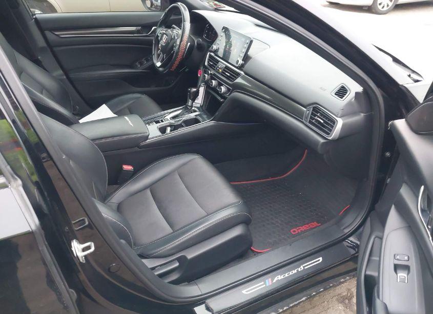 Photo 5 of 2018 Honda Accord SPORT (VIN 1HGCV1F33JA030001)