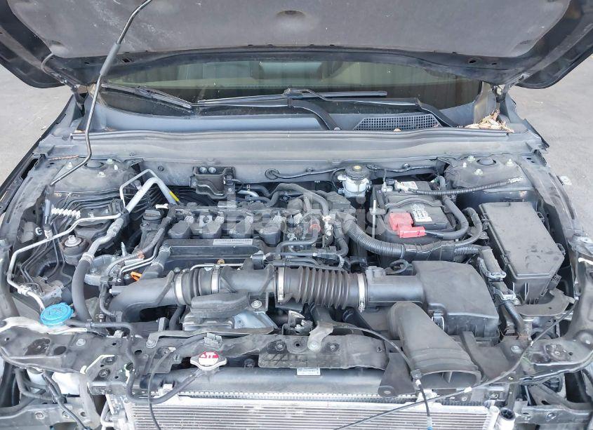 Photo 10 of 2018 Honda Accord SPORT (VIN 1HGCV1F33JA081403)