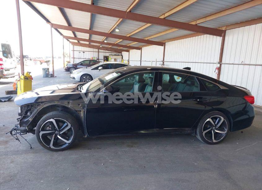 Photo 15 of 2018 Honda Accord SPORT (VIN 1HGCV1F33JA081403)
