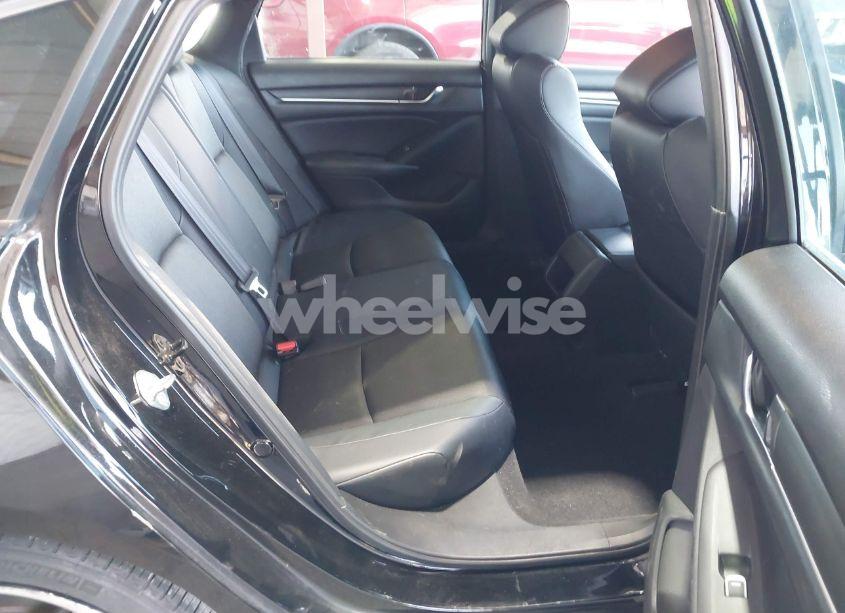 Photo 8 of 2018 Honda Accord SPORT (VIN 1HGCV1F33JA081403)