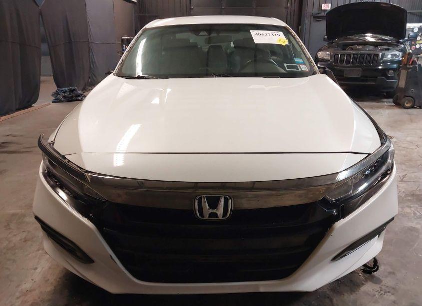 Photo 13 of 2018 Honda Accord SPORT (VIN 1HGCV1F33JA095222)