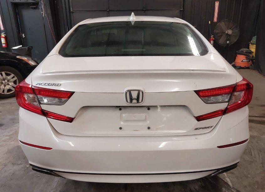 Photo 17 of 2018 Honda Accord SPORT (VIN 1HGCV1F33JA095222)