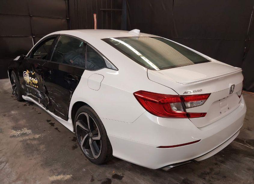 Photo 3 of 2018 Honda Accord SPORT (VIN 1HGCV1F33JA095222)