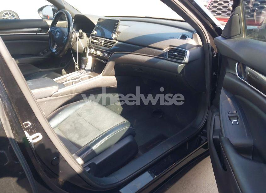 Photo 5 of 2018 Honda Accord SPORT (VIN 1HGCV1F33JA119972)