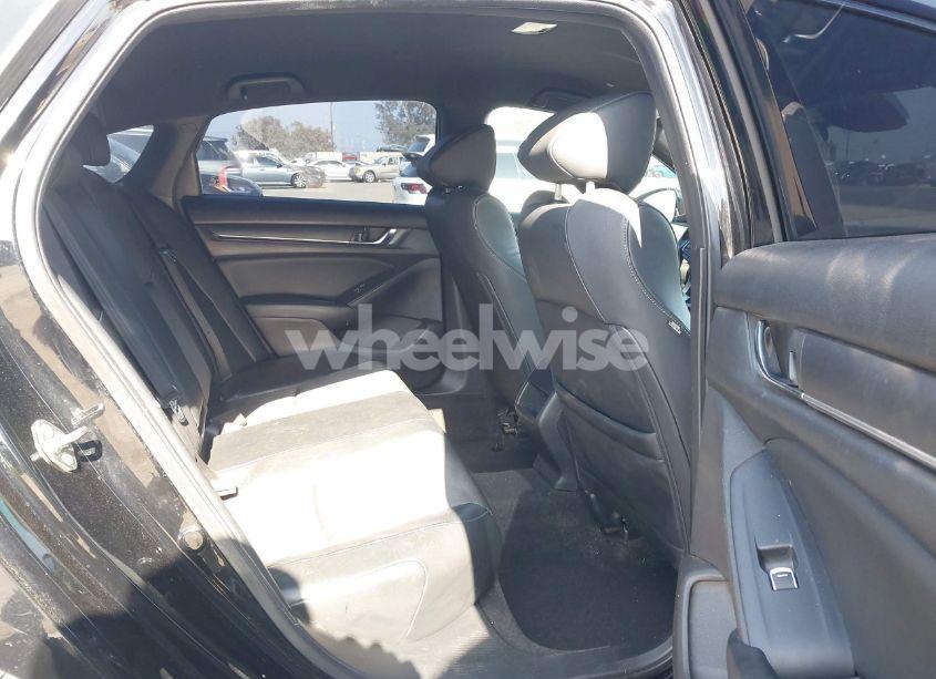 Photo 8 of 2018 Honda Accord SPORT (VIN 1HGCV1F33JA119972)