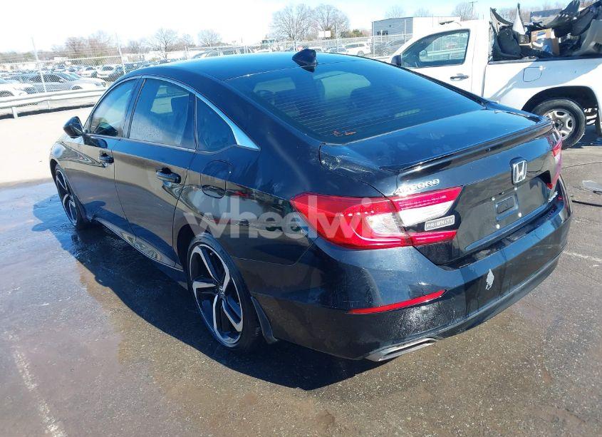 Photo 3 of 2018 Honda Accord SPORT (VIN 1HGCV1F33JA133273)