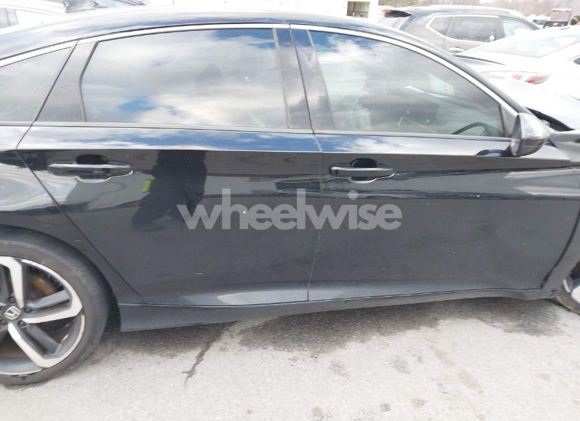 Photo 13 of 2018 Honda Accord SPORT (VIN 1HGCV1F33JA148758)