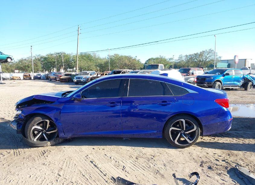 Photo 15 of 2018 Honda Accord SPORT (VIN 1HGCV1F33JA151708)