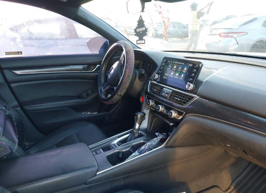 Photo 5 of 2018 Honda Accord SPORT (VIN 1HGCV1F33JA152664)