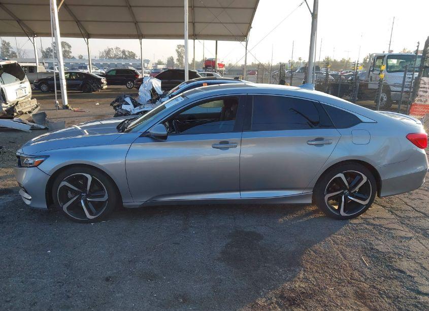 Photo 14 of 2018 Honda Accord SPORT (VIN 1HGCV1F33JA181100)