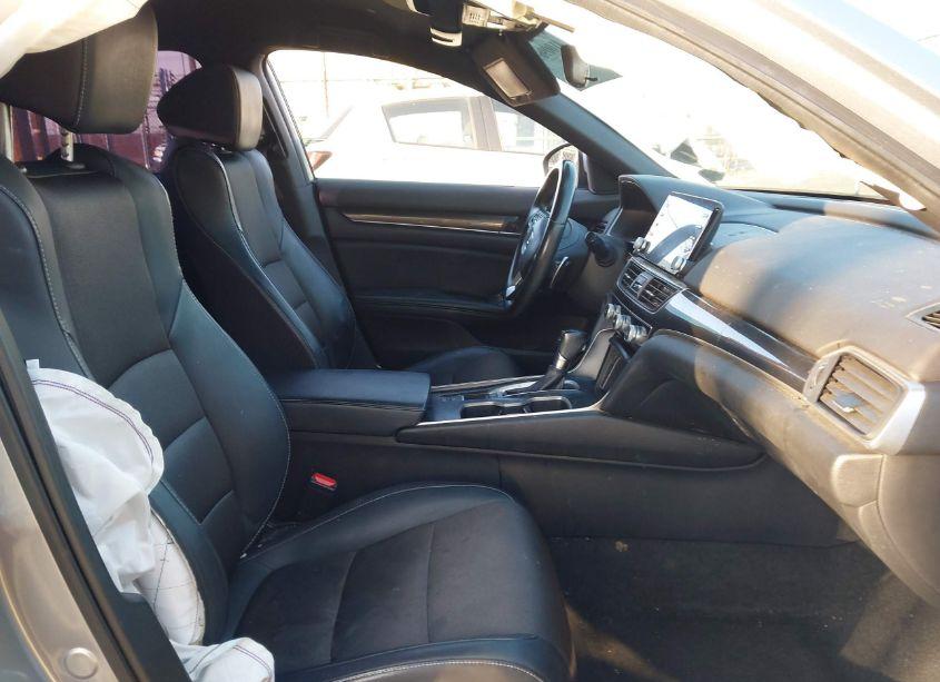 Photo 5 of 2018 Honda Accord SPORT (VIN 1HGCV1F33JA181100)