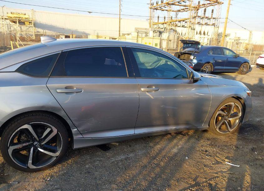 Photo 6 of 2018 Honda Accord SPORT (VIN 1HGCV1F33JA181100)