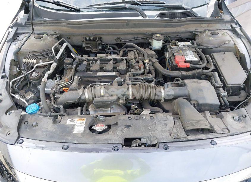 Photo 10 of 2018 Honda Accord SPORT (VIN 1HGCV1F33JA185048)