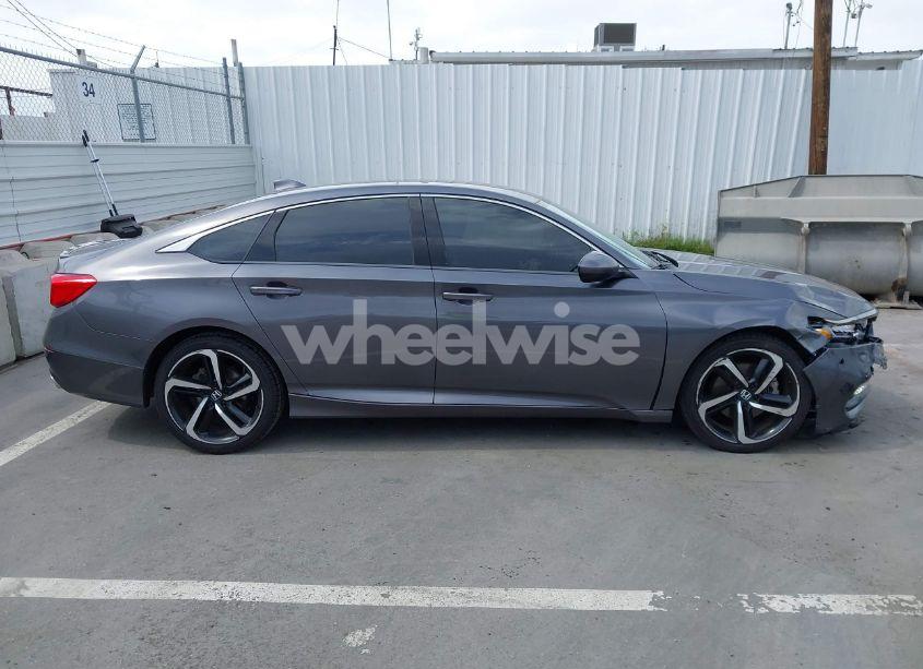 Photo 13 of 2018 Honda Accord SPORT (VIN 1HGCV1F33JA185048)