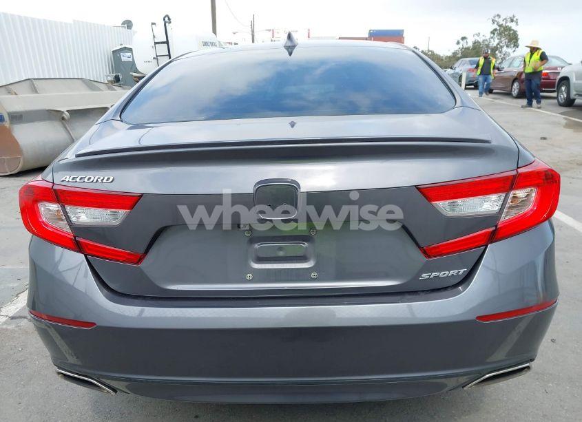 Photo 16 of 2018 Honda Accord SPORT (VIN 1HGCV1F33JA185048)