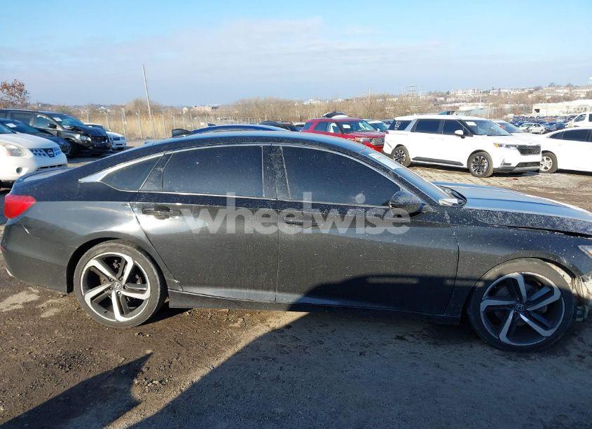 Photo 12 of 2018 Honda Accord SPORT (VIN 1HGCV1F33JA185731)