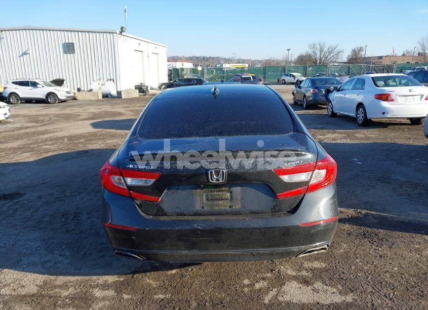 Photo 15 of 2018 Honda Accord SPORT (VIN 1HGCV1F33JA185731)