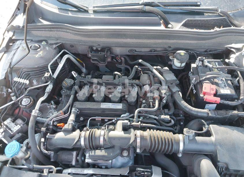 Photo 10 of 2018 Honda Accord SPORT (VIN 1HGCV1F33JA200387)