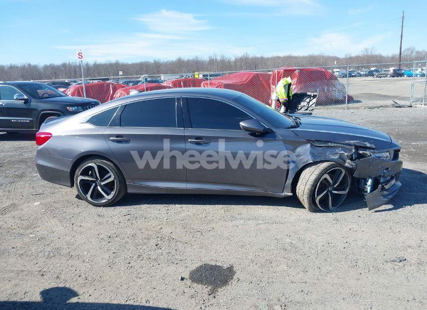 Photo 13 of 2018 Honda Accord SPORT (VIN 1HGCV1F33JA200387)