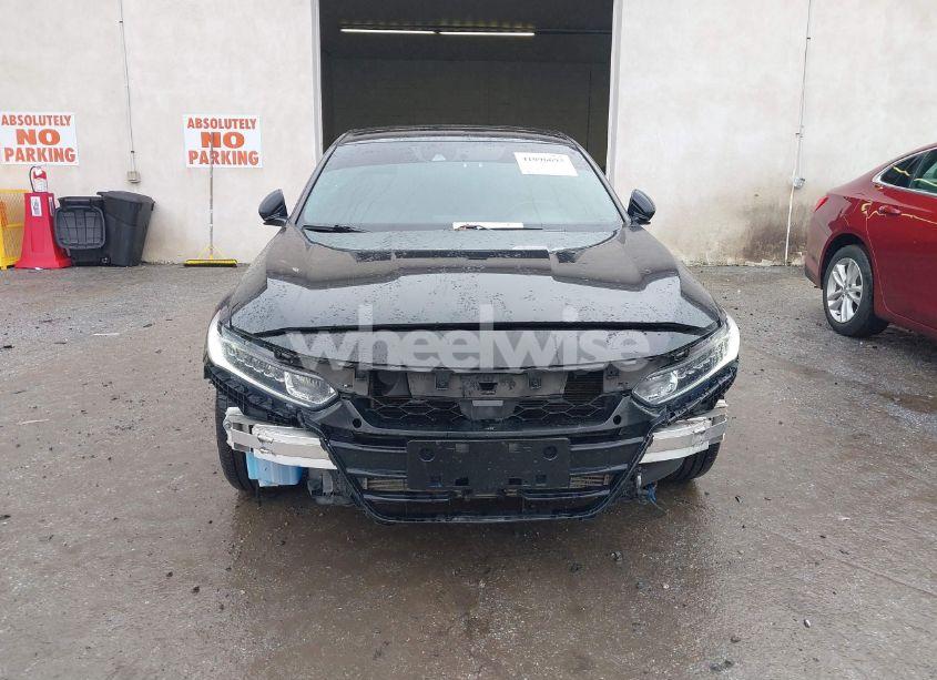 Photo 12 of 2018 Honda Accord SPORT (VIN 1HGCV1F33JA204116)