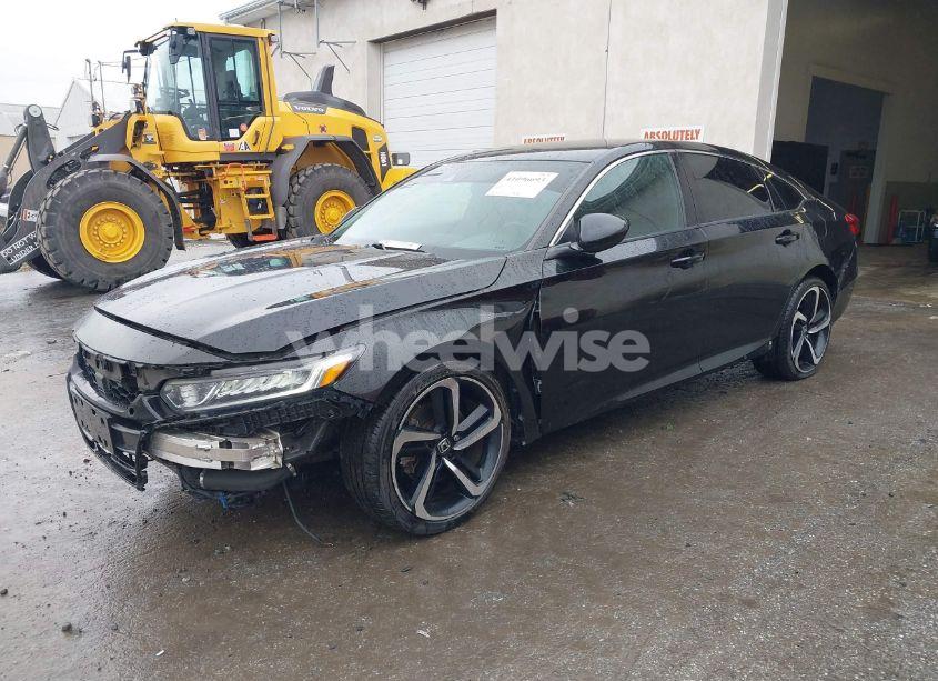 Photo 2 of 2018 Honda Accord SPORT (VIN 1HGCV1F33JA204116)