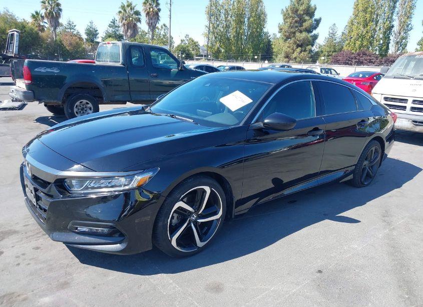 Photo 2 of 2018 Honda Accord SPORT (VIN 1HGCV1F33JA207470)