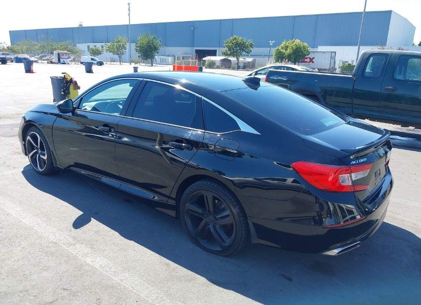 Photo 3 of 2018 Honda Accord SPORT (VIN 1HGCV1F33JA207470)