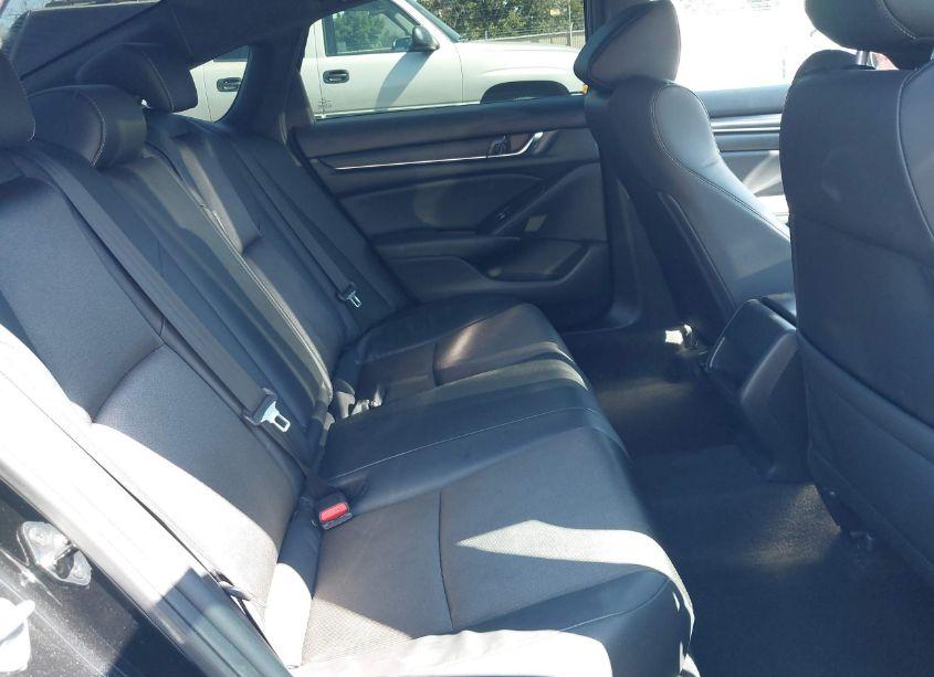 Photo 8 of 2018 Honda Accord SPORT (VIN 1HGCV1F33JA207470)
