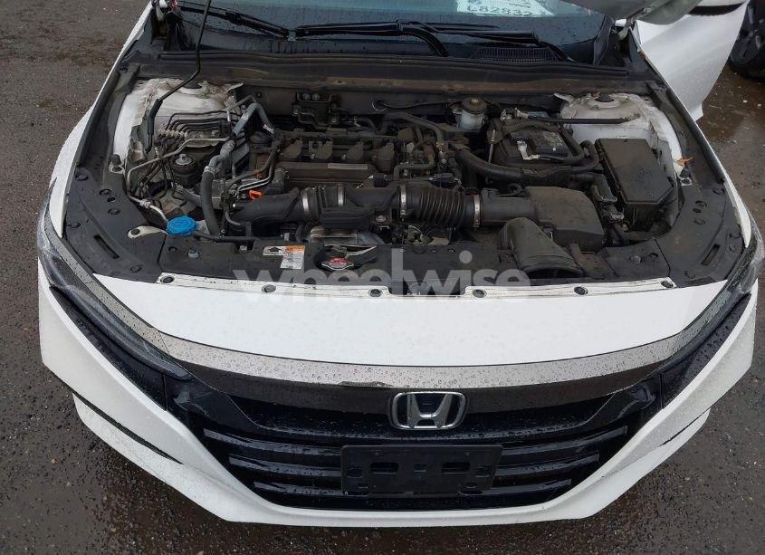 Photo 10 of 2018 Honda Accord SPORT (VIN 1HGCV1F33JA208053)