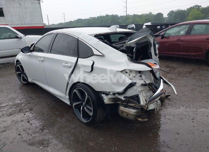 Photo 3 of 2018 Honda Accord SPORT (VIN 1HGCV1F33JA208053)