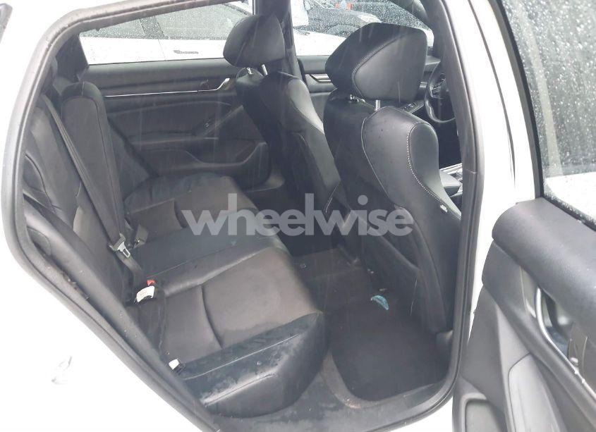 Photo 8 of 2018 Honda Accord SPORT (VIN 1HGCV1F33JA208053)