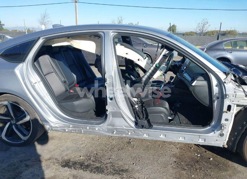 Photo 13 of 2018 Honda Accord SPORT (VIN 1HGCV1F33JA222504)