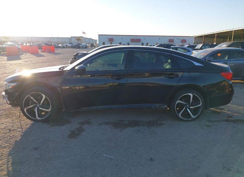 Photo 14 of 2018 Honda Accord SPORT (VIN 1HGCV1F33JA227279)