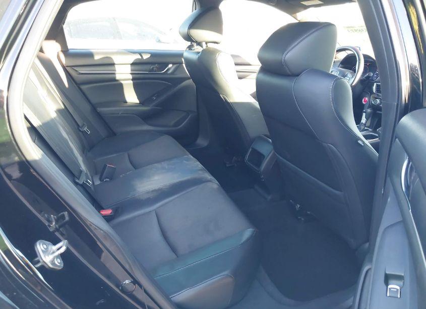 Photo 8 of 2018 Honda Accord SPORT (VIN 1HGCV1F33JA227279)