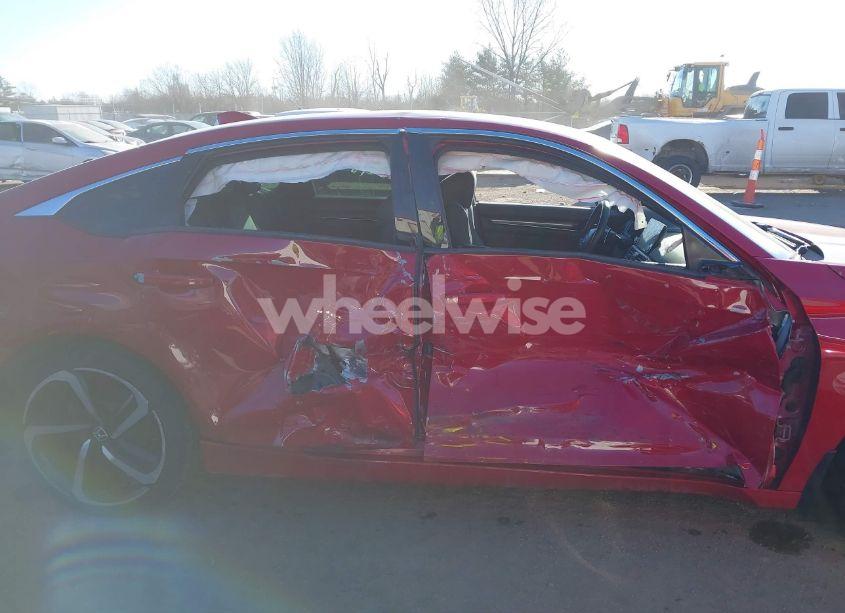 Photo 12 of 2018 Honda Accord SPORT (VIN 1HGCV1F33JA237813)