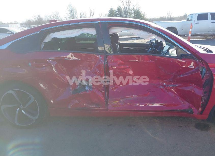 Photo 6 of 2018 Honda Accord SPORT (VIN 1HGCV1F33JA237813)