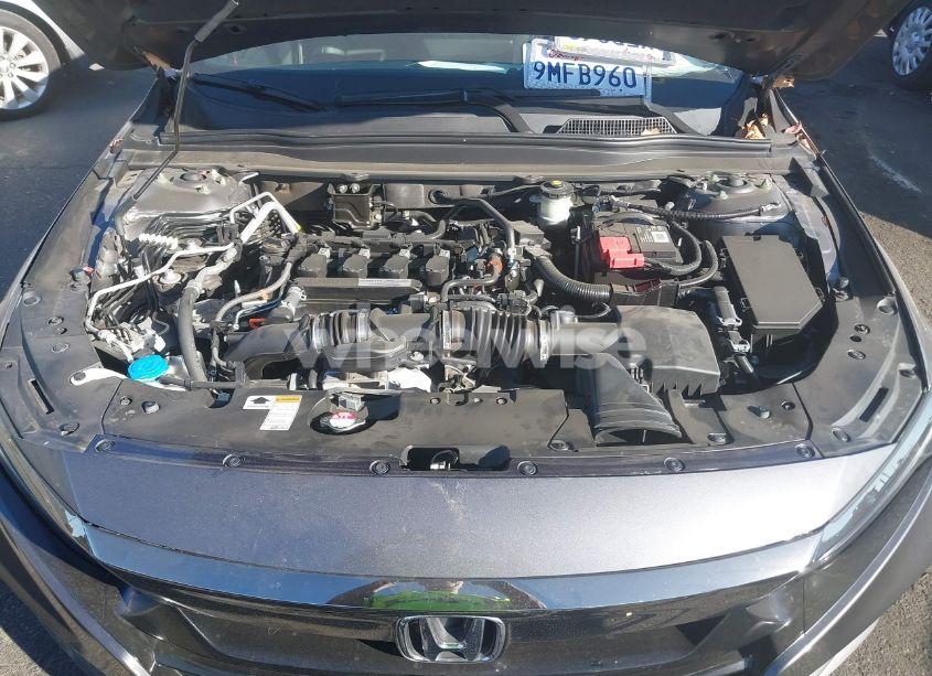 Photo 10 of 2018 Honda Accord SPORT (VIN 1HGCV1F33JA240727)