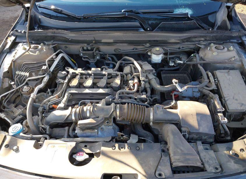 Photo 10 of 2018 Honda Accord SPORT (VIN 1HGCV1F33JA247709)