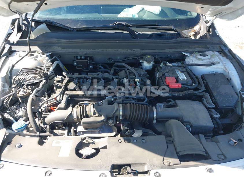 Photo 10 of 2018 Honda Accord SPORT (VIN 1HGCV1F33JA251372)