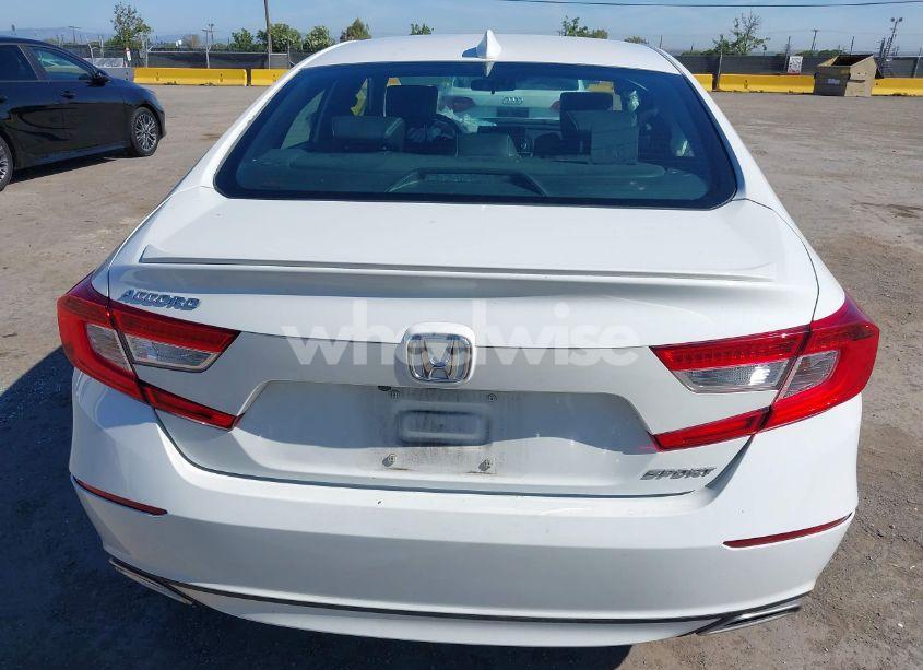 Photo 16 of 2018 Honda Accord SPORT (VIN 1HGCV1F33JA251372)