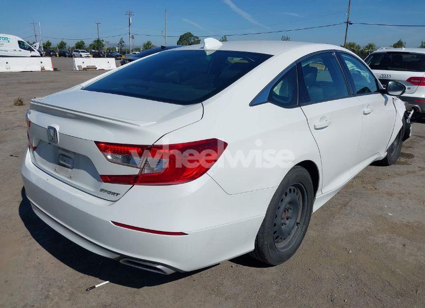 Photo 4 of 2018 Honda Accord SPORT (VIN 1HGCV1F33JA251372)