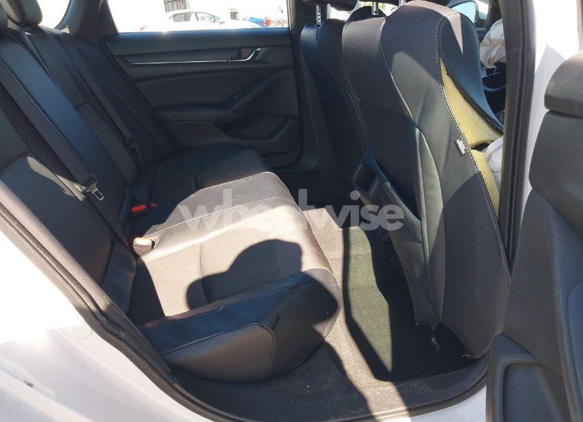 Photo 8 of 2018 Honda Accord SPORT (VIN 1HGCV1F33JA251372)