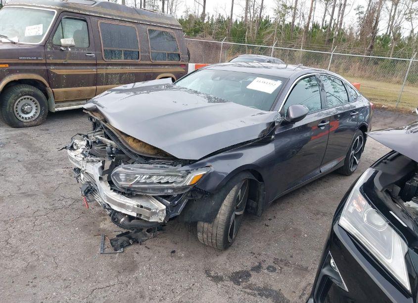 Photo 2 of 2018 Honda Accord SPORT (VIN 1HGCV1F33JA258631)