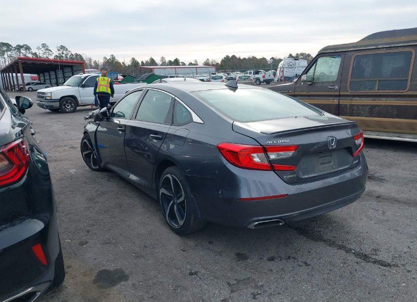 Photo 3 of 2018 Honda Accord SPORT (VIN 1HGCV1F33JA258631)