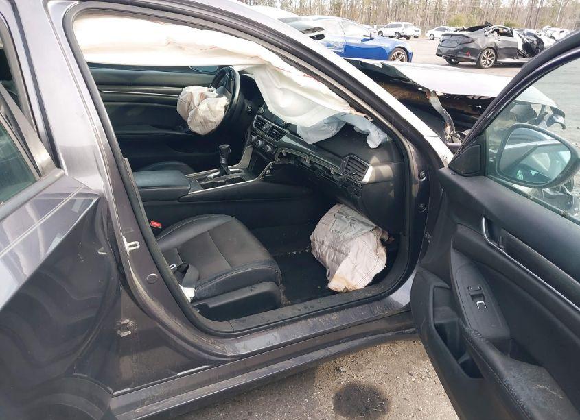 Photo 5 of 2018 Honda Accord SPORT (VIN 1HGCV1F33JA258631)