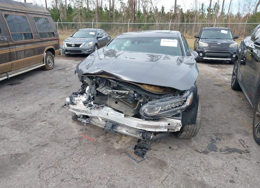 Photo 6 of 2018 Honda Accord SPORT (VIN 1HGCV1F33JA258631)