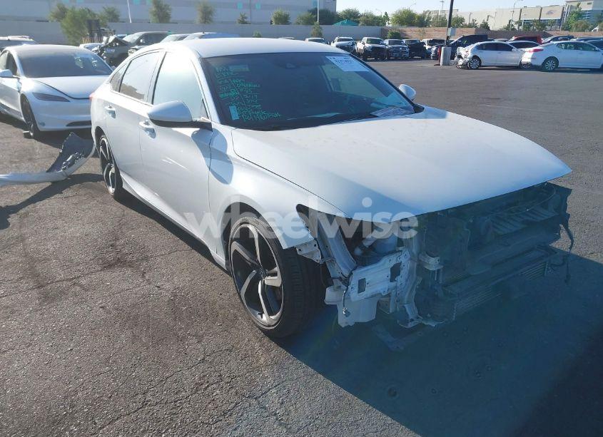 2018 Honda Accord SPORT (VIN 1HGCV1F33JA262579) main photo