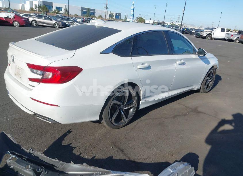 Photo 4 of 2018 Honda Accord SPORT (VIN 1HGCV1F33JA262579)