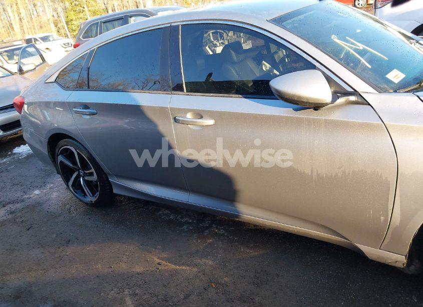 Photo 13 of 2019 Honda Accord SPORT (VIN 1HGCV1F33KA004533)