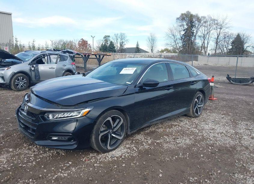 Photo 2 of 2019 Honda Accord SPORT (VIN 1HGCV1F33KA064036)